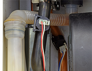 rm avanta plus 39c h39118 thr flow & return in situ.jpg